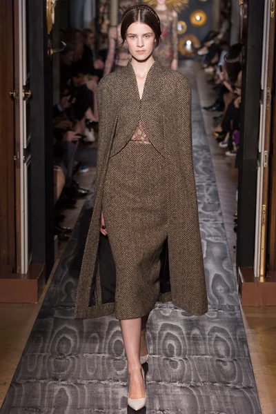 Look 17